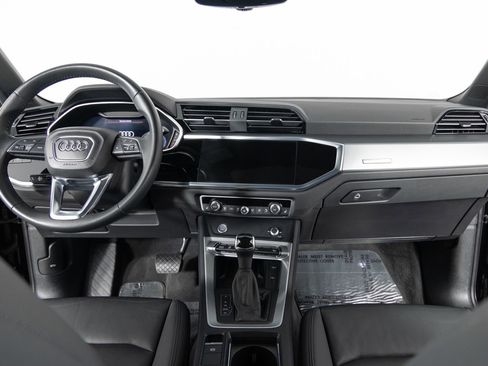 Used 2020 Audi Q3 2.0T Premium Plus w/ Premium Plus Package image 29