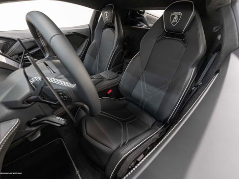 Used 2026 Lamborghini Revuelto AWD/4WD image 23