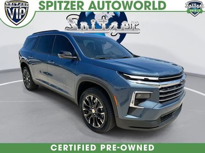 Used 2025 Chevrolet Traverse LT w/ Sun and Wheel Package