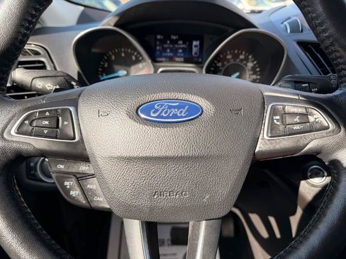 Used 2017 Ford Escape Titanium w/ Equipment Group 301A AWD/4WD image 11