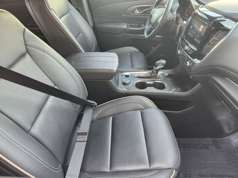 Used 2023 Chevrolet Traverse Premier FWD image 19