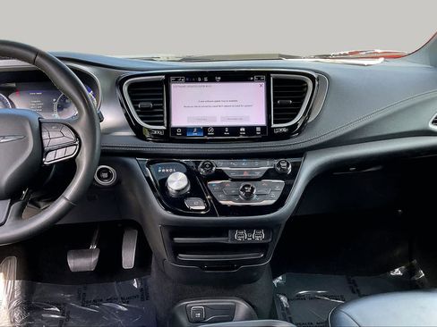 Used 2023 Chrysler Pacifica Touring-L w/ S Appearance Package FWD image 7