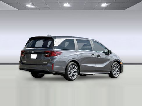 New 2026 Honda Odyssey Touring image 8