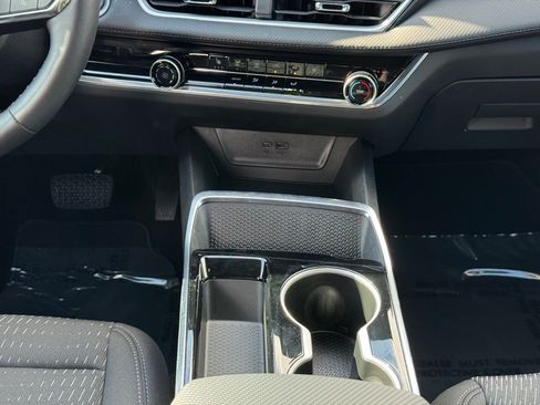 New 2025 Chevrolet Equinox LT image 21