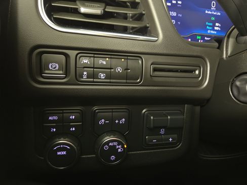 Certified 2024 Chevrolet Suburban RST w/ Luxury Package image 27