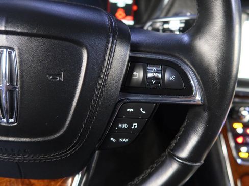 Used 2018 Lincoln Continental Reserve image 37