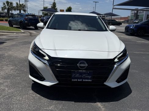 Used 2025 Nissan Altima 2.5 SL FWD image 2