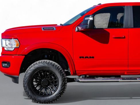 Used 2024 RAM 2500 Big Horn w/ Sport Appearance Package image 11