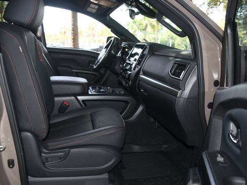 Used 2024 Nissan Titan PRO-4X AWD/4WD image 19