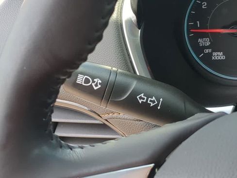 Used 2020 Chevrolet Traverse LT FWD image 25