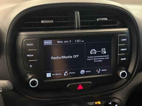 Used 2024 Kia Soul LX w/ Option Group 015 FWD image 13