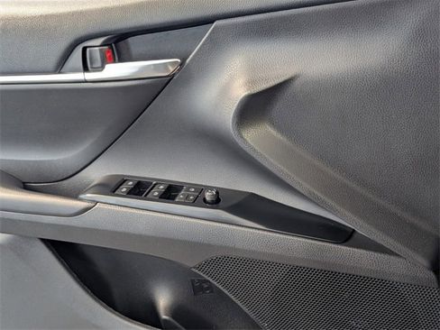 Used 2020 Toyota Camry LE image 25