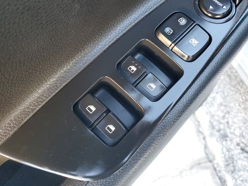 Used 2023 Kia Rio LX image 17