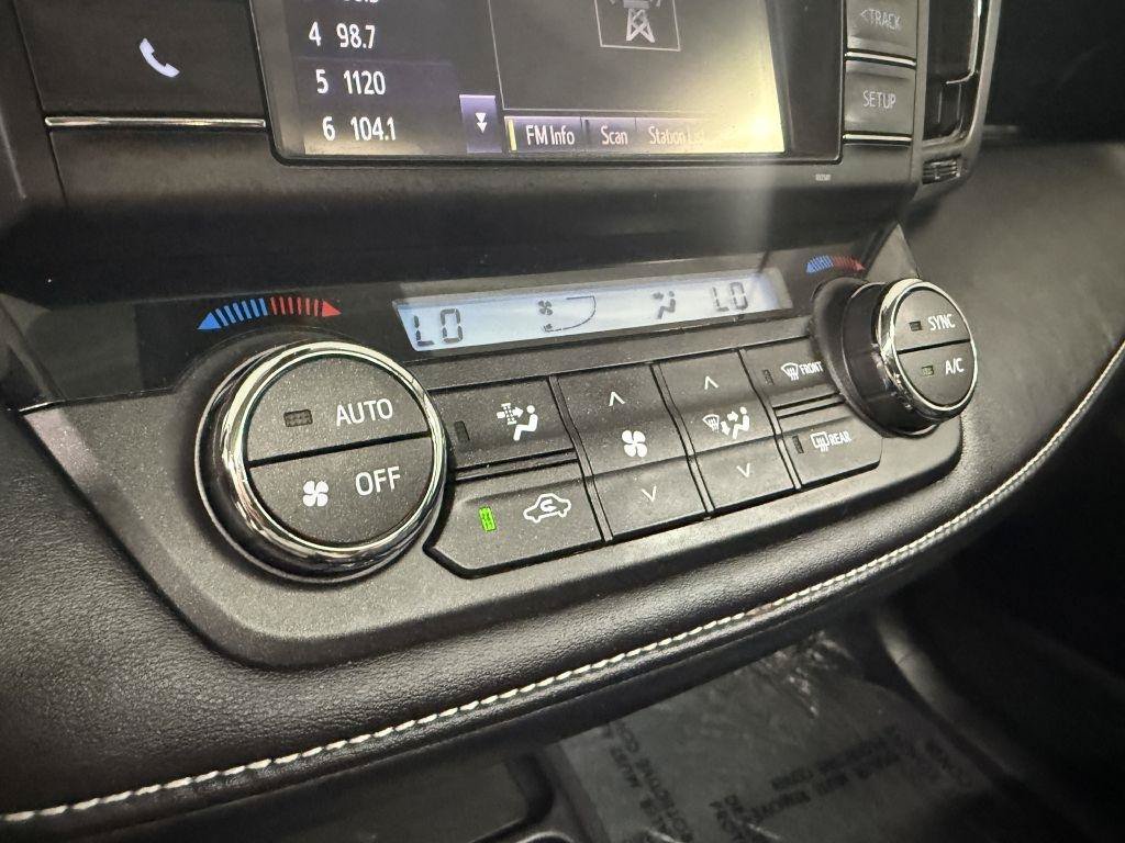 Used 2018 Toyota RAV4 XLE AWD/4WD image 19