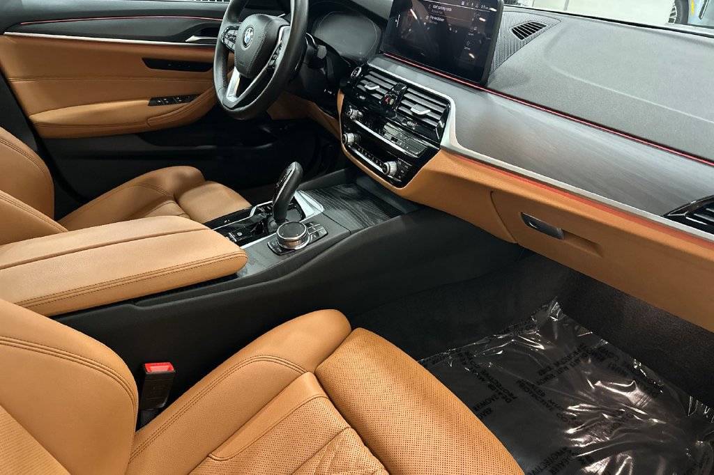 Used 2023 BMW 530i w/ Convenience Package RWD image 17