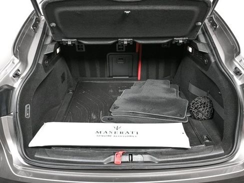 Certified 2022 Maserati Levante GT image 30
