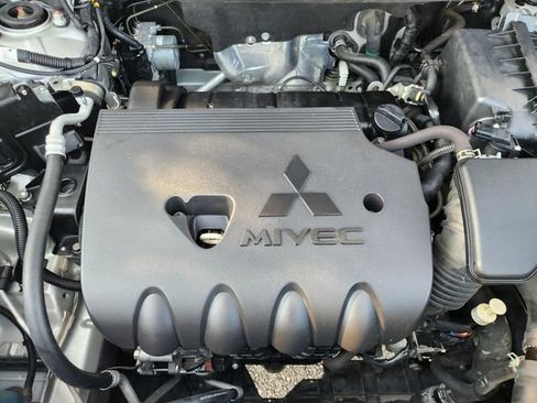 Used 2019 Mitsubishi Outlander ES FWD image 27