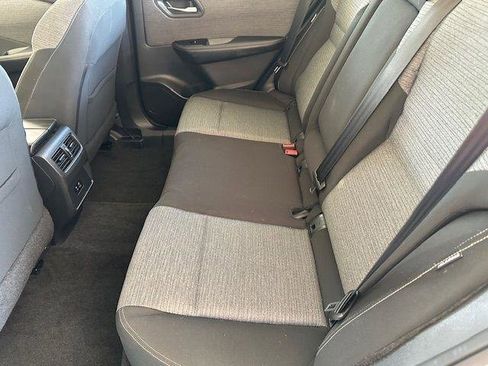 Used 2022 Nissan Rogue SV AWD/4WD image 15