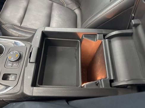 Used 2021 Chevrolet Traverse Premier image 43