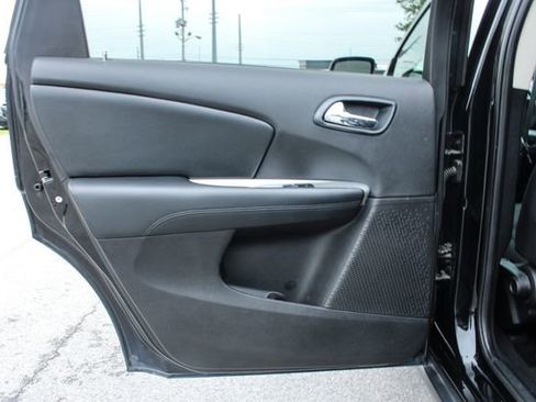 Used 2016 Dodge Journey SXT w/ Comfort/Convenience Group FWD image 26