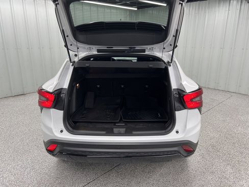 Used 2024 Chevrolet Trax RS w/ Driver Confidence Package image 9