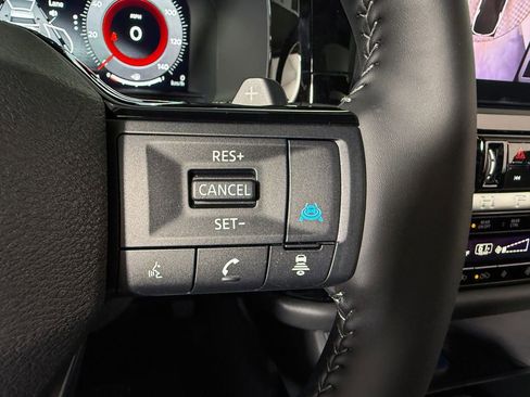 New 2026 Nissan Pathfinder SL image 32