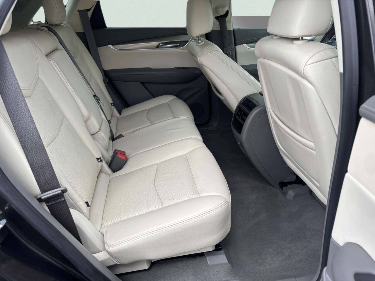 Used 2018 Cadillac XT5 Luxury w/ Driver Awareness Package FWD image 20