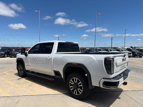 Used 2020 GMC Sierra 2500 AT4 w/ AT4 Premium Package AWD/4WD image 5