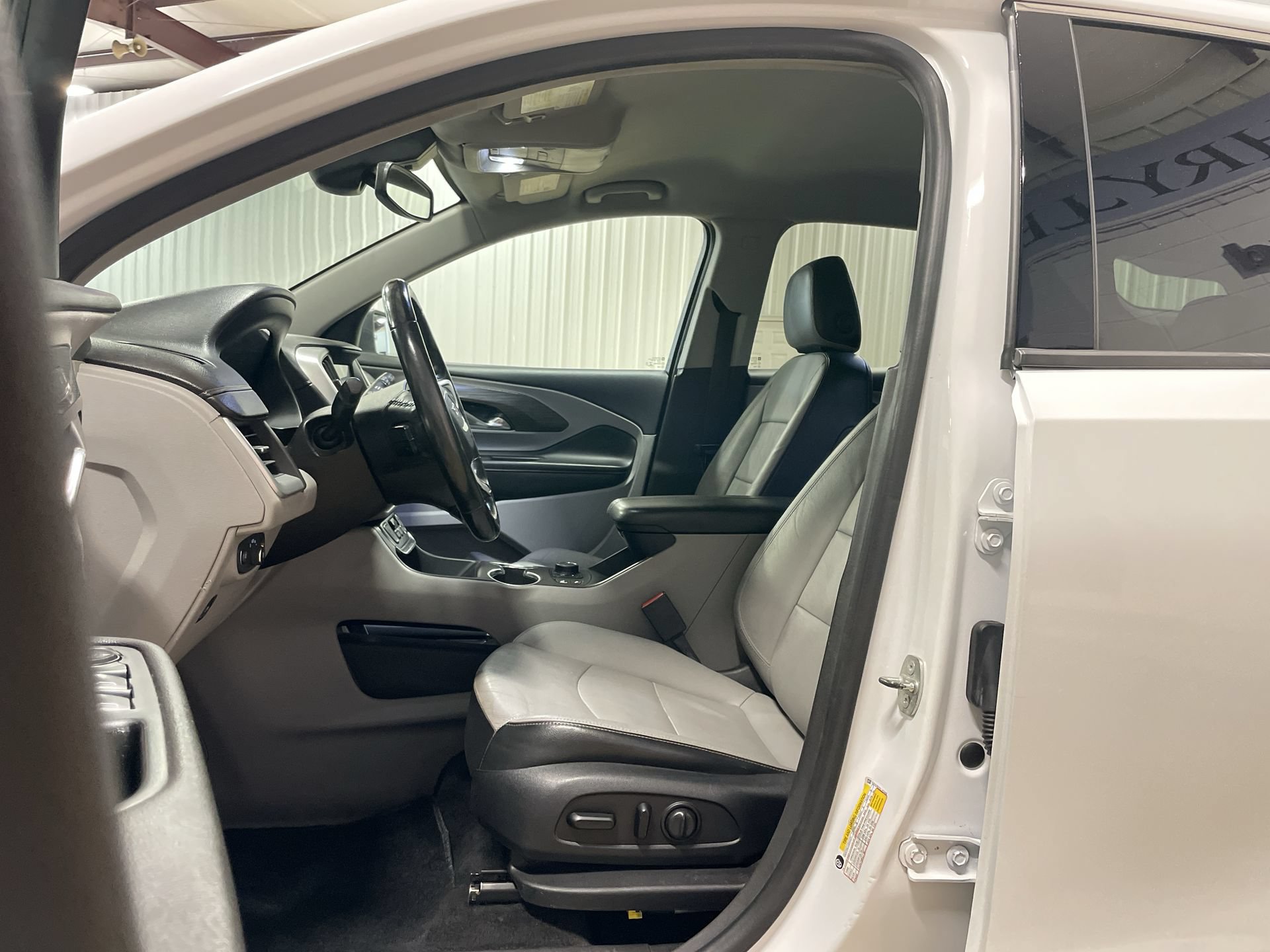 Used 2020 GMC Terrain SLT w/ Preferred Package FWD image 14
