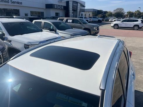 Used 2018 Honda CR-V Touring image 5