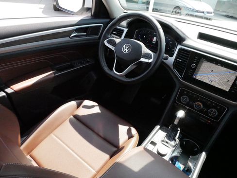 Certified 2023 Volkswagen Atlas SEL AWD/4WD image 9