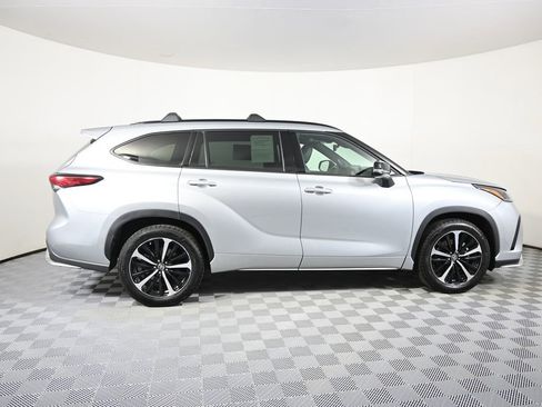 Used 2021 Toyota Highlander XSE image 7