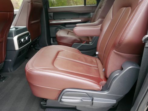 Used 2024 Ford Expedition Max Limited image 11