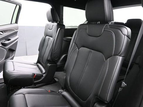 New 2026 Jeep Grand Cherokee L Limited AWD/4WD image 15