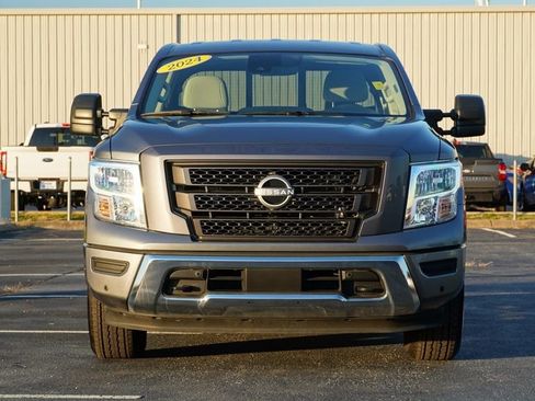Used 2024 Nissan Titan SV w/ SV Convenience Package image 10