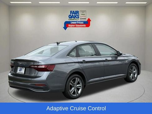 Used 2024 Volkswagen Jetta SE FWD image 6