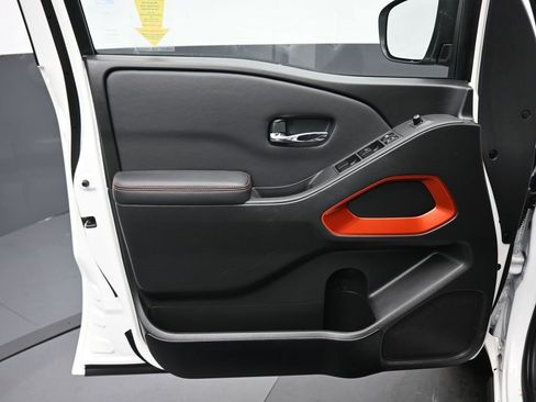 Used 2022 Nissan Frontier PRO-4X w/ Off-Road Protection Package image 9