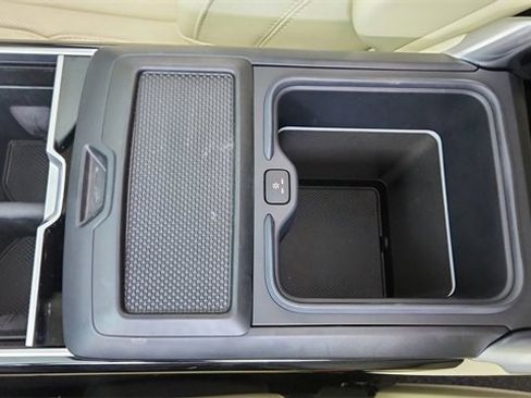 Used 2024 Land Rover Range Rover Long Wheelbase SE image 56