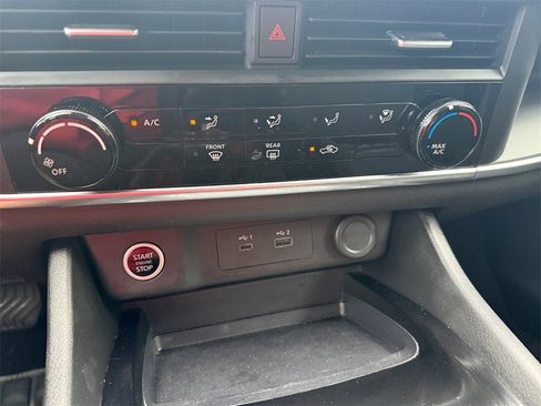 Used 2023 Nissan Rogue S image 25
