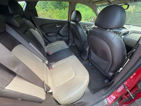 Used 2012 Hyundai Tucson Limited FWD image 14