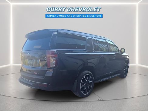 Used 2021 Chevrolet Suburban RST w/ Luxury Package image 18