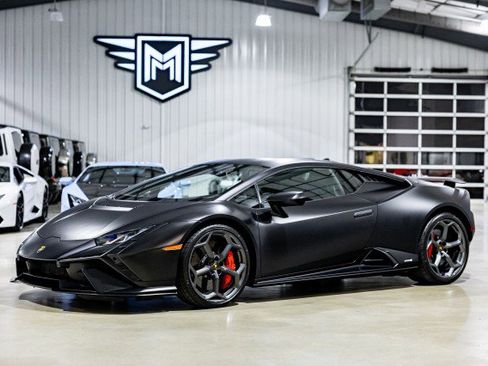 Used 2023 Lamborghini Huracan Tecnica image 1