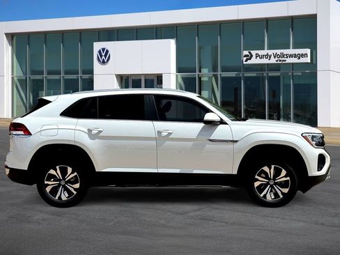 New 2026 Volkswagen Atlas Cross Sport SE FWD image 9