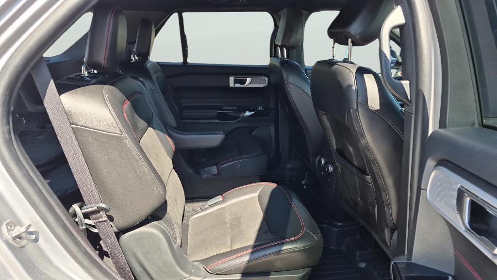 Used 2022 Ford Explorer ST-Line RWD image 28