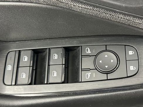 Used 2023 Nissan Rogue S image 20