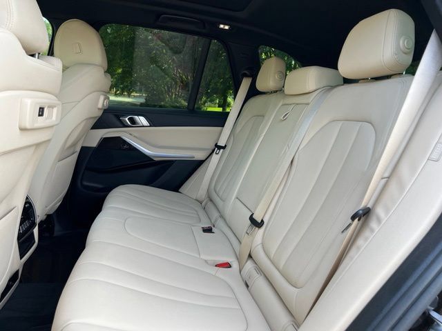 Used 2019 BMW X5 xDrive40i w/ Convenience Package AWD/4WD image 17