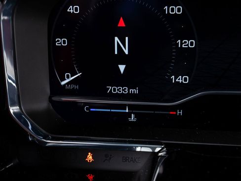 Used 2025 GMC Sierra 1500 Elevation image 21