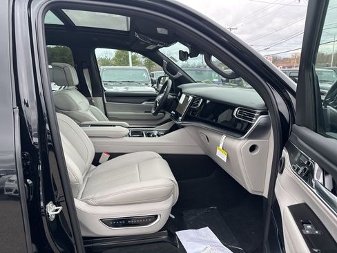 New 2026 Jeep Grand Wagoneer Summit image 33