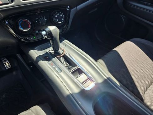 Used 2019 Honda HR-V Sport image 18