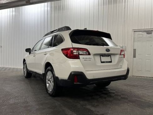 Used 2018 Subaru Outback 2.5i Premium image 3